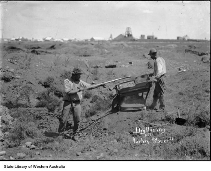 Ol gold prospectors chasing alluvial gold in western Australia using dry blowers Ol gold prospectors chasing alluvial gold in western Australia using dry blowers